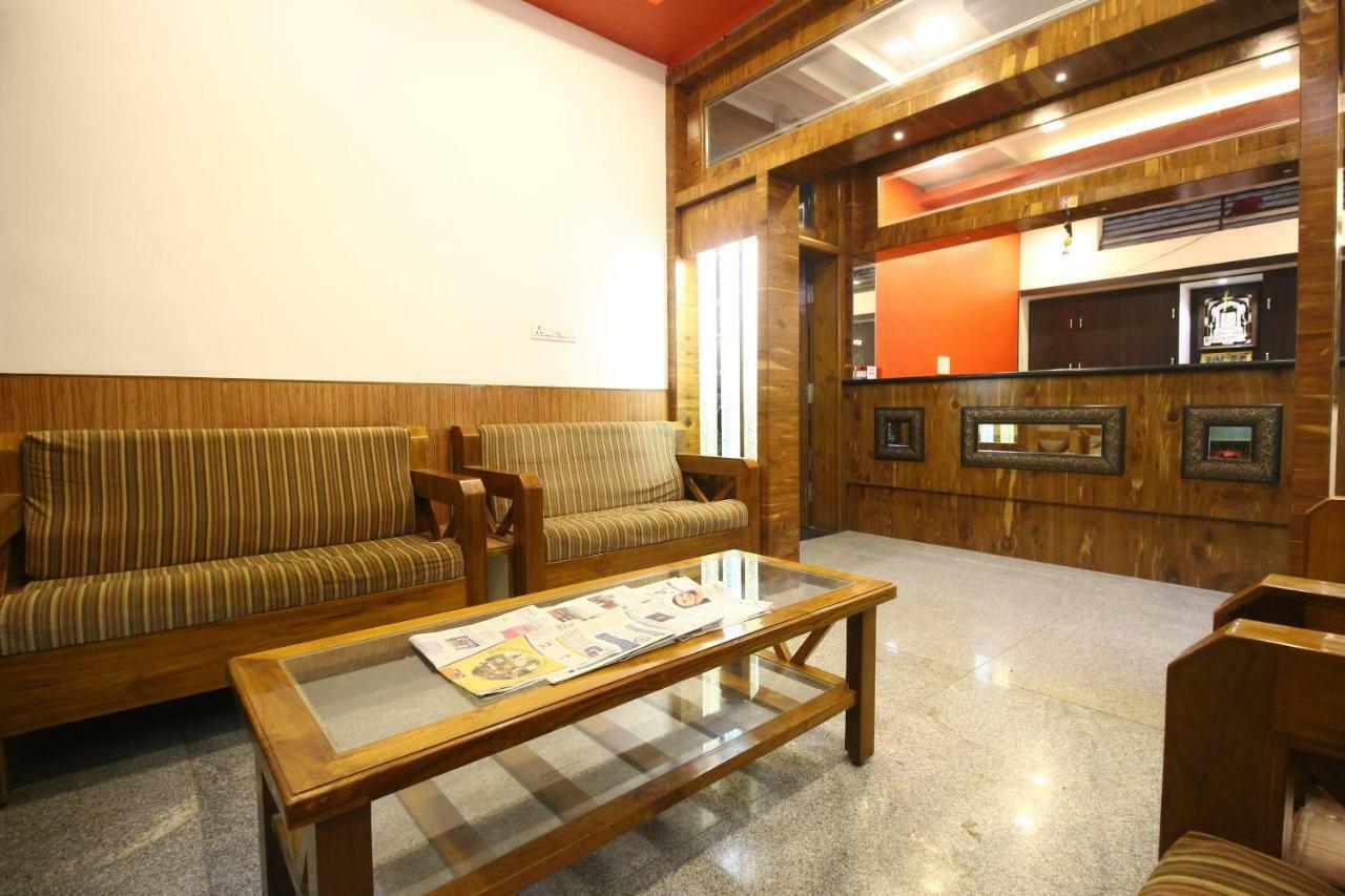 Oyo Flagship 30734 Jeevan Lodge Simoga Kültér fotó