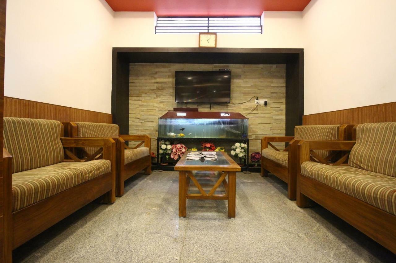 Oyo Flagship 30734 Jeevan Lodge Simoga Kültér fotó