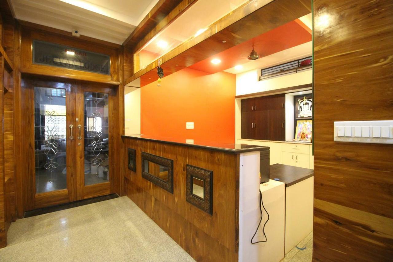 Oyo Flagship 30734 Jeevan Lodge Simoga Kültér fotó